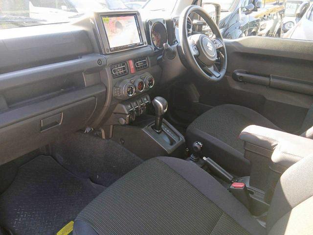 ジムニー ＸＣ　リフトアップ　ルーフラック　リアラダー　ブロックタイヤ　社外アルミ　純正８インチナビ　ＴＶ（9枚目）