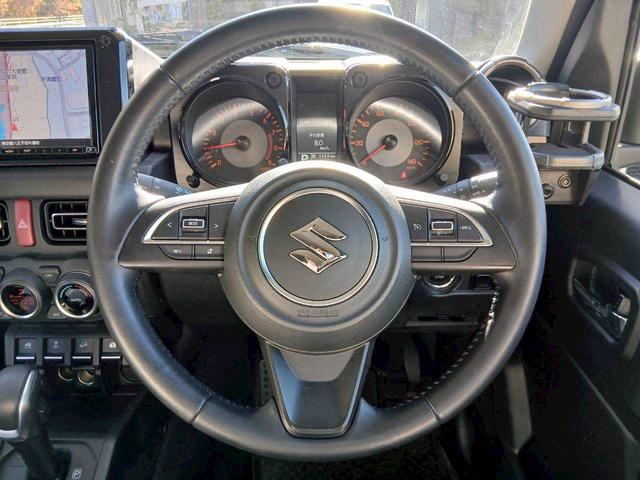 ジムニー ＸＣ　リフトアップ　ルーフラック　リアラダー　ブロックタイヤ　社外アルミ　純正８インチナビ　ＴＶ（12枚目）