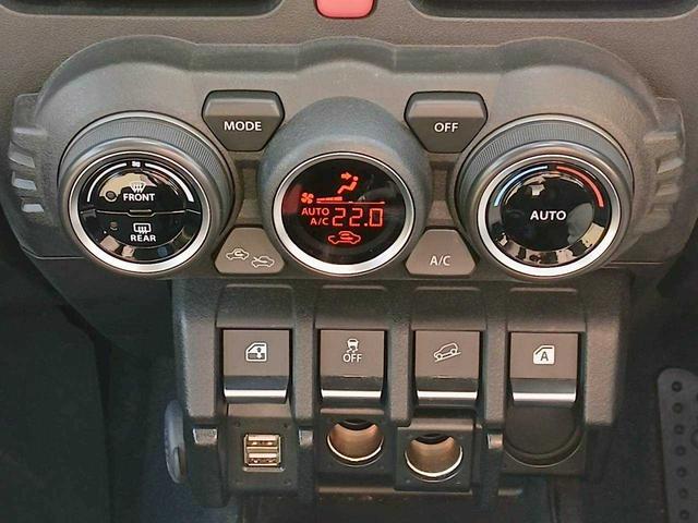 ジムニー ＸＣ　リフトアップ　ルーフラック　リアラダー　ブロックタイヤ　社外アルミ　純正８インチナビ　ＴＶ（20枚目）