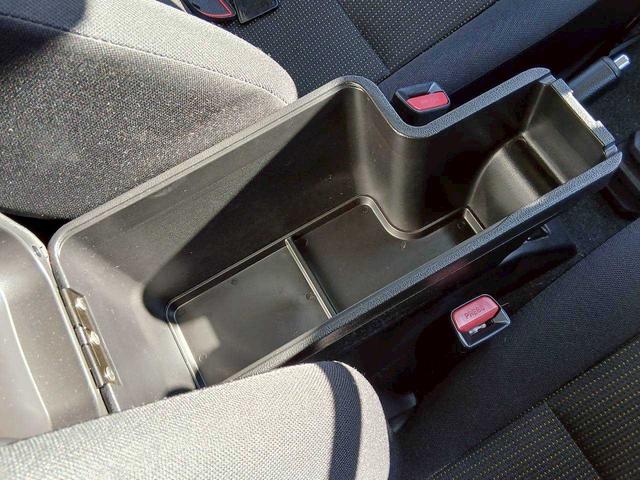 ジムニー ＸＣ　リフトアップ　ルーフラック　リアラダー　ブロックタイヤ　社外アルミ　純正８インチナビ　ＴＶ（23枚目）