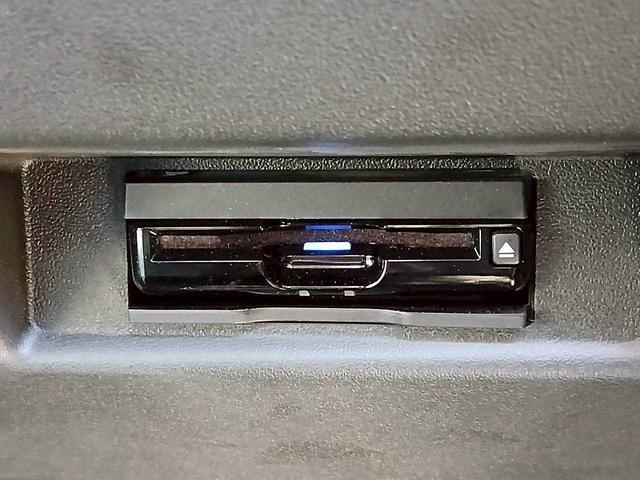 ジムニー ＸＣ　リフトアップ　ルーフラック　リアラダー　ブロックタイヤ　社外アルミ　純正８インチナビ　ＴＶ（26枚目）