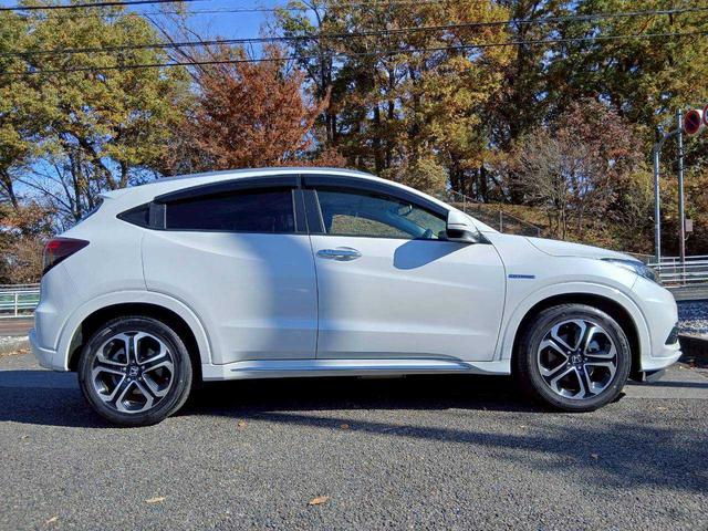 ヴェゼル ハイブリッドＺ・ホンダセンシング　純正８インチナビ／フルセグＴＶ／バックカメラ／衝突軽減ブレーキ／レーダークルーズコントロール／ハーフレザー／ワンオーナー（2枚目）