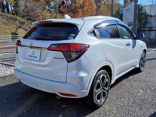 ヴェゼル ハイブリッドＺ・ホンダセンシング　純正８インチナビ／フルセグＴＶ／バックカメラ／衝突軽減ブレーキ／レーダークルーズコントロール／ハーフレザー／ワンオーナー（3枚目）