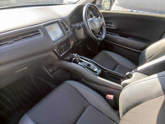 ヴェゼル ハイブリッドＺ・ホンダセンシング　純正８インチナビ／フルセグＴＶ／バックカメラ／衝突軽減ブレーキ／レーダークルーズコントロール／ハーフレザー／ワンオーナー（5枚目）