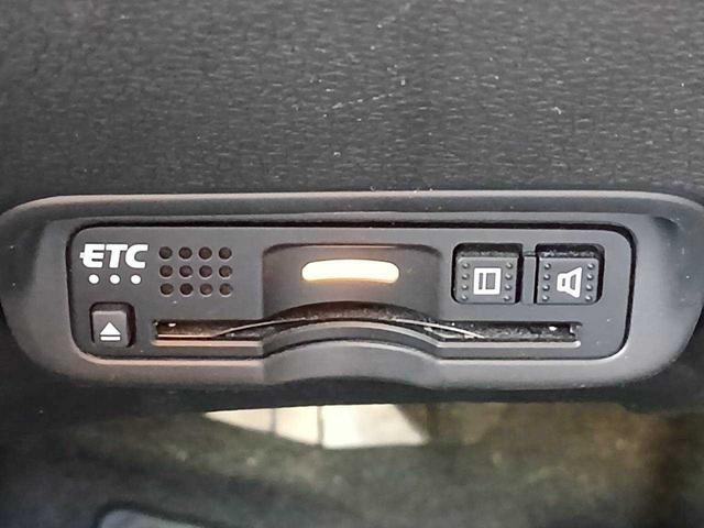 ヴェゼル ハイブリッドＺ・ホンダセンシング　純正８インチナビ／フルセグＴＶ／バックカメラ／衝突軽減ブレーキ／レーダークルーズコントロール／ハーフレザー／ワンオーナー（12枚目）