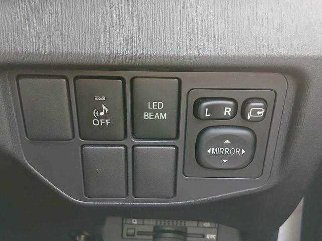 プリウス Sツーリングセレクション・G’s ETC/18インチレッドラインAW/スウェードスポーティシート(11枚目)