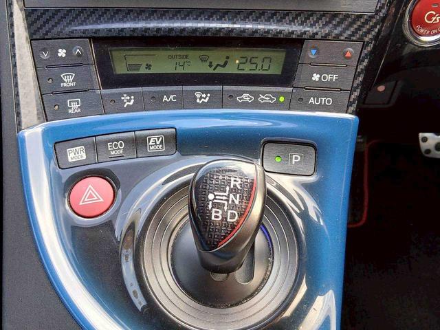 プリウス Sツーリングセレクション・G’s ETC/18インチレッドラインAW/スウェードスポーティシート(14枚目)