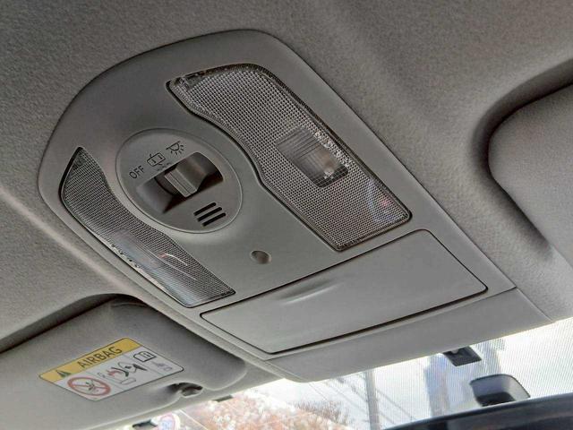 プリウス Sツーリングセレクション・G’s ETC/18インチレッドラインAW/スウェードスポーティシート(15枚目)