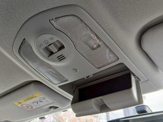 プリウス Sツーリングセレクション・G’s ETC/18インチレッドラインAW/スウェードスポーティシート(16枚目)