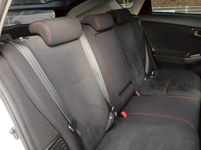 プリウス Sツーリングセレクション・G’s ETC/18インチレッドラインAW/スウェードスポーティシート(19枚目)