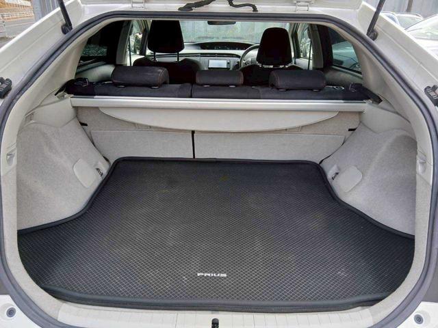 プリウス Sツーリングセレクション・G’s ETC/18インチレッドラインAW/スウェードスポーティシート(21枚目)