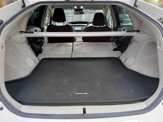 プリウス Sツーリングセレクション・G’s ETC/18インチレッドラインAW/スウェードスポーティシート(22枚目)