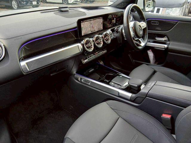 GLB GLB200d 4マチック 純正ナビ/360°カメラ/パノラマスライディングルーフ/アドバンスドパッケージ/レザーエクスクルージブパッケージ/ワンオーナー(7枚目)