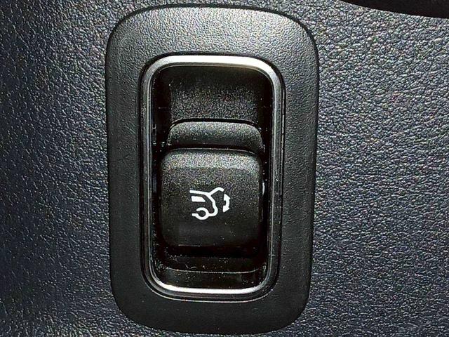 GLB GLB200d 4マチック 純正ナビ/360°カメラ/パノラマスライディングルーフ/アドバンスドパッケージ/レザーエクスクルージブパッケージ/ワンオーナー(15枚目)