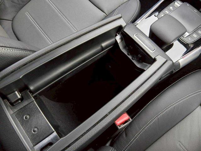 GLB GLB200d 4マチック 純正ナビ/360°カメラ/パノラマスライディングルーフ/アドバンスドパッケージ/レザーエクスクルージブパッケージ/ワンオーナー(24枚目)