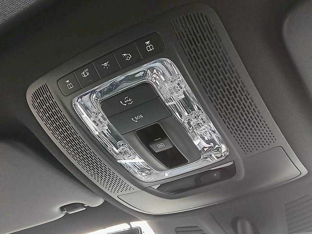 GLB GLB200d 4マチック 純正ナビ/360°カメラ/パノラマスライディングルーフ/アドバンスドパッケージ/レザーエクスクルージブパッケージ/ワンオーナー(26枚目)