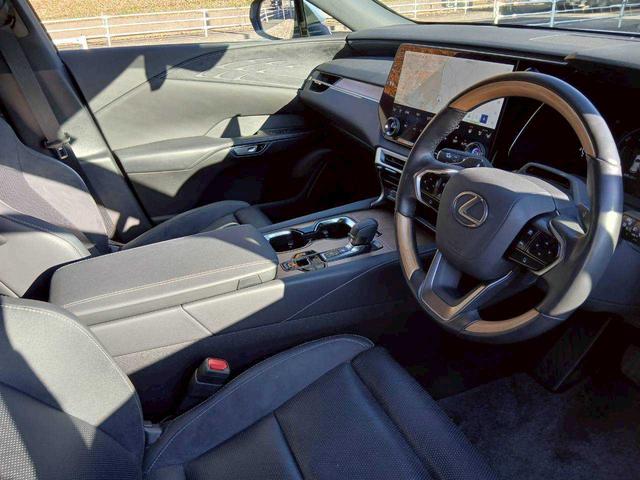 RX RX350h バージョンL モデリスタエアロ/パノラマサンルーフ/純正ナビ/360°カメラ/セーフティシステムプラス/レクサスチームメイト/デジタルインナーミラー/ワンオーナー(7枚目)