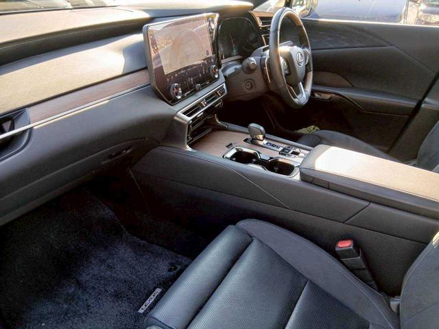 RX RX350h バージョンL モデリスタエアロ/パノラマサンルーフ/純正ナビ/360°カメラ/セーフティシステムプラス/レクサスチームメイト/デジタルインナーミラー/ワンオーナー(8枚目)