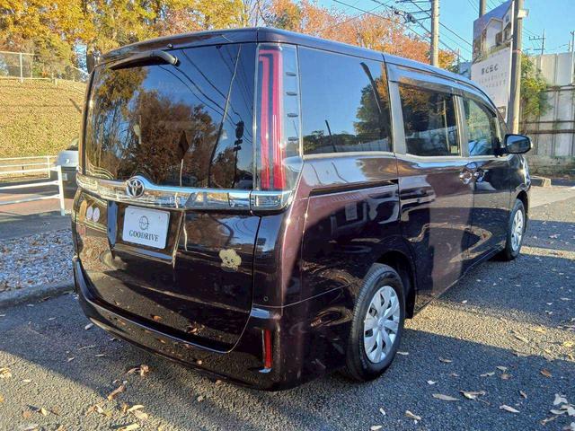 ノア Ｘ　純正ナビ／バックモニター／ＥＴＣ２．０／前後ドライブレコーダー（3枚目）