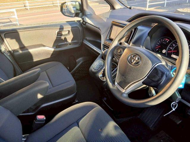 ノア Ｘ　純正ナビ／バックモニター／ＥＴＣ２．０／前後ドライブレコーダー（4枚目）