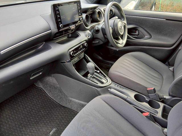 ヤリス Ｇ　純正ＤＡ／バックカメラ／レーダークルーズコントロール／前後ドラレコ／ブラインドスポットモニター／ＥＴＣ（6枚目）