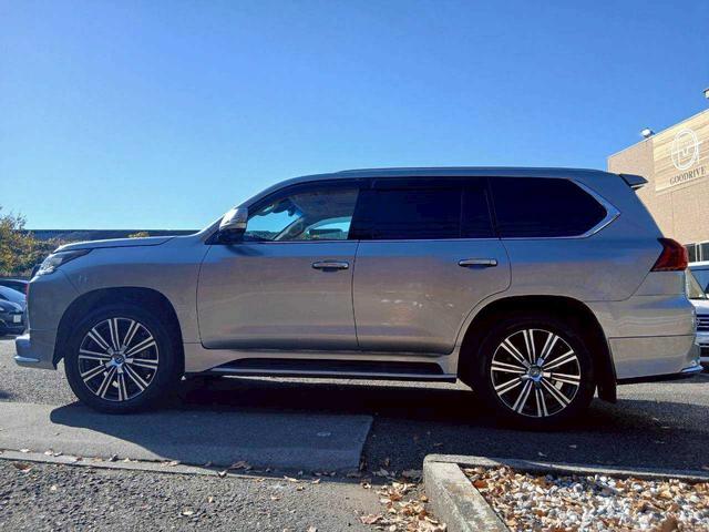 LX LX570 メーカーナビTV/モデリスタエアロ/リアエンターテイメント/マークレビンソンサウンドシステム/クールBOX/サンルーフ/セーフティシステムプラス/パワーバックドア/ワンオーナー/禁煙車(2枚目)