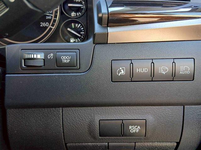 LX LX570 メーカーナビTV/モデリスタエアロ/リアエンターテイメント/マークレビンソンサウンドシステム/クールBOX/サンルーフ/セーフティシステムプラス/パワーバックドア/ワンオーナー/禁煙車(13枚目)