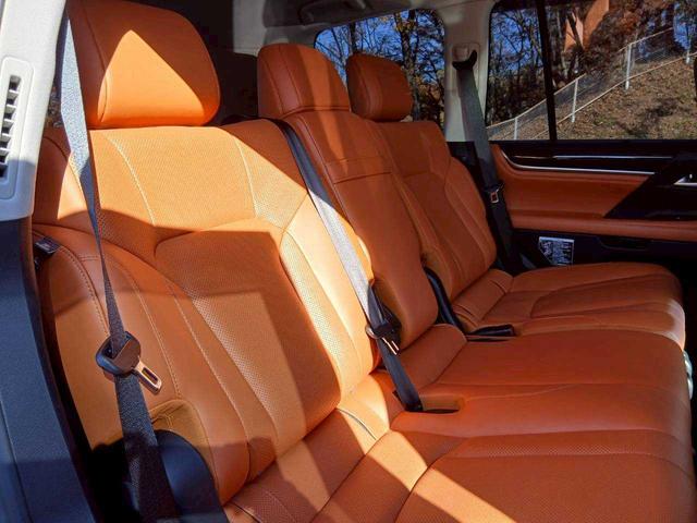 LX LX570 メーカーナビTV/モデリスタエアロ/リアエンターテイメント/マークレビンソンサウンドシステム/クールBOX/サンルーフ/セーフティシステムプラス/パワーバックドア/ワンオーナー/禁煙車(35枚目)