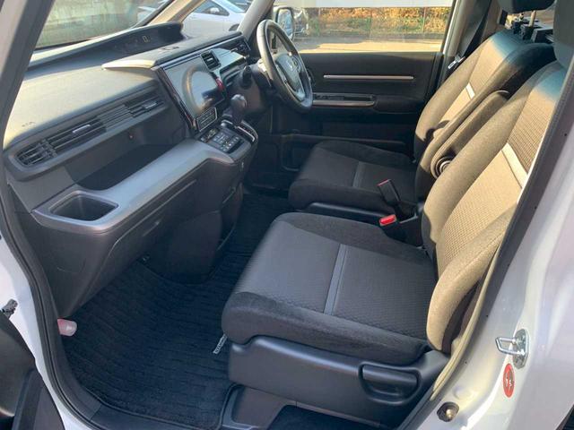 ステップワゴンスパーダ スパーダ　ホンダセンシング　純正１０インチナビ／フルセグＴＶ／バックモニター／ＥＴＣ／前ドライブレコーダー／両側パワースライドドア／アルパインリヤモニター（5枚目）