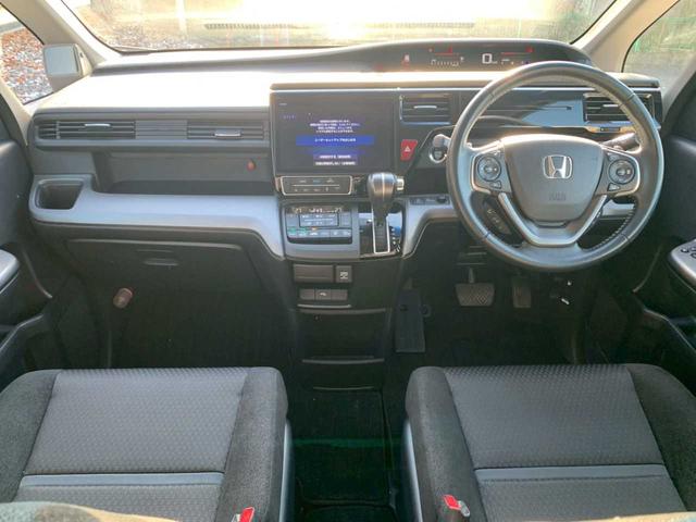 ステップワゴンスパーダ スパーダ　ホンダセンシング　純正１０インチナビ／フルセグＴＶ／バックモニター／ＥＴＣ／前ドライブレコーダー／両側パワースライドドア／アルパインリヤモニター（6枚目）