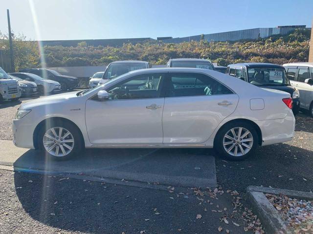 カムリ ハイブリッド　レザーパッケージ　メーカーナビＴＶ／ブラックレザー／クルーズコントロール／パワーシート／前席シートヒーター／ワンオーナー／禁煙車（2枚目）