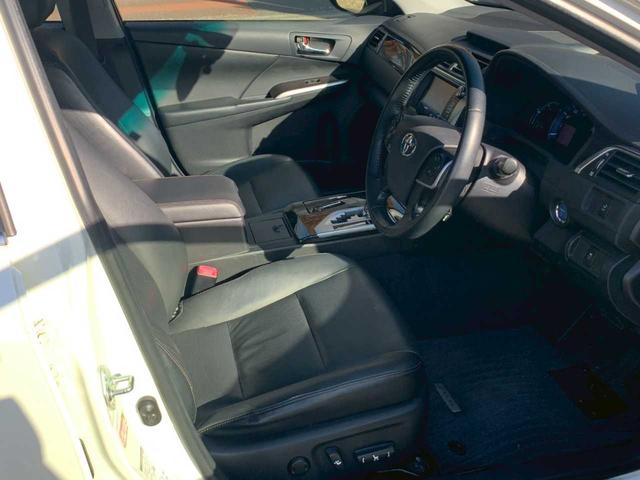 カムリ ハイブリッド　レザーパッケージ　メーカーナビＴＶ／ブラックレザー／クルーズコントロール／パワーシート／前席シートヒーター／ワンオーナー／禁煙車（4枚目）