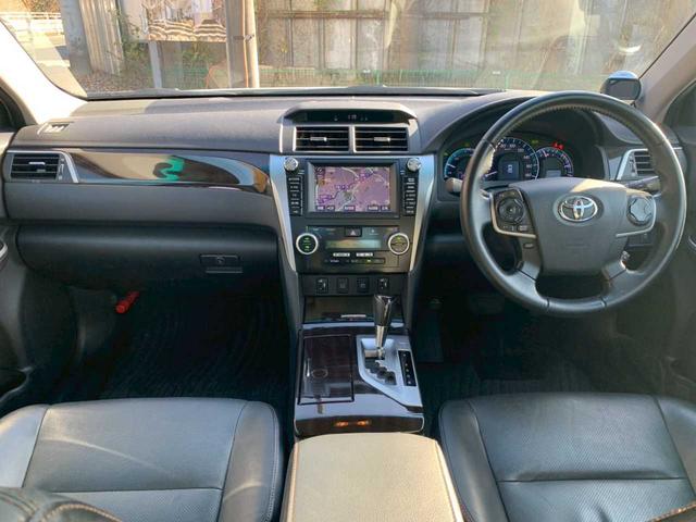 カムリ ハイブリッド　レザーパッケージ　メーカーナビＴＶ／ブラックレザー／クルーズコントロール／パワーシート／前席シートヒーター／ワンオーナー／禁煙車（6枚目）