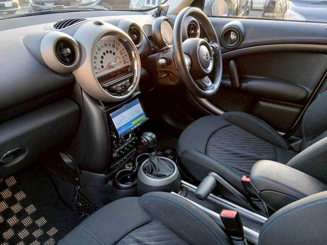 ＭＩＮＩ クーパーＳ　クロスオーバー　社外ナビ／ブロックタイヤ／ヒッチメンバー／ドライブレコーダー／バックモニター（6枚目）