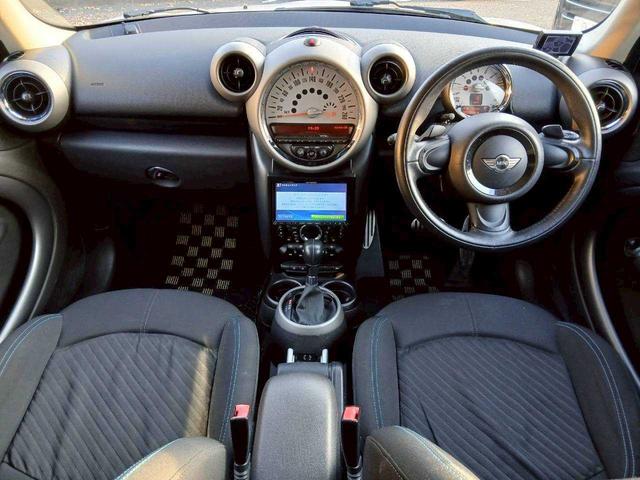 ＭＩＮＩ クーパーＳ　クロスオーバー　社外ナビ／ブロックタイヤ／ヒッチメンバー／ドライブレコーダー／バックモニター（8枚目）