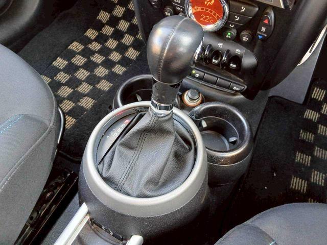 ＭＩＮＩ クーパーＳ　クロスオーバー　社外ナビ／ブロックタイヤ／ヒッチメンバー／ドライブレコーダー／バックモニター（16枚目）