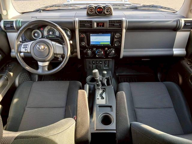 FJクルーザー ベースグレード 左ハンドル カロッツェリアSDナビ TV ETC Bluetooth(9枚目)