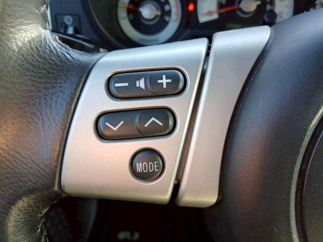 FJクルーザー ベースグレード 左ハンドル カロッツェリアSDナビ TV ETC Bluetooth(11枚目)