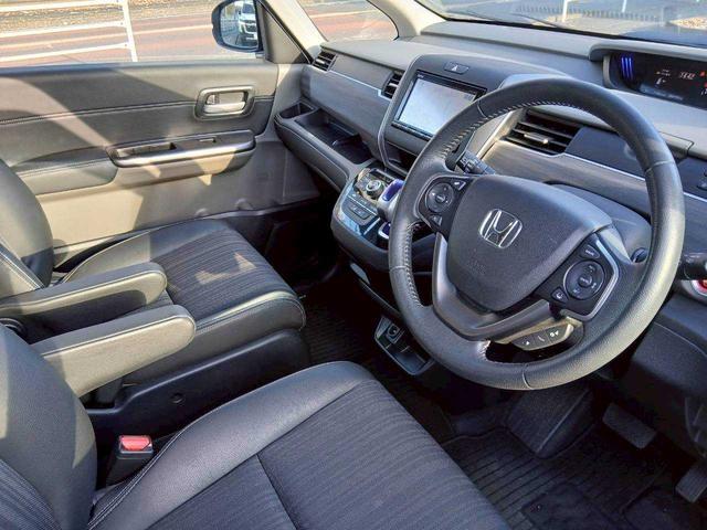 フリード+ハイブリッド ハイブリッドG・ホンダセンシング Sパッケージ/純正ナビ/バックモニター/寒冷地/4WD/両側電動スライド(5枚目)