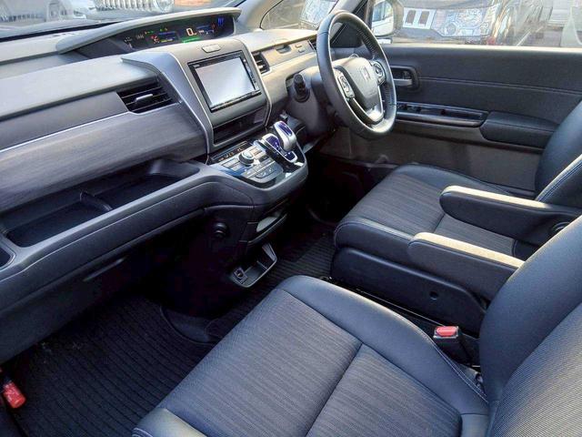 フリード+ハイブリッド ハイブリッドG・ホンダセンシング Sパッケージ/純正ナビ/バックモニター/寒冷地/4WD/両側電動スライド(6枚目)