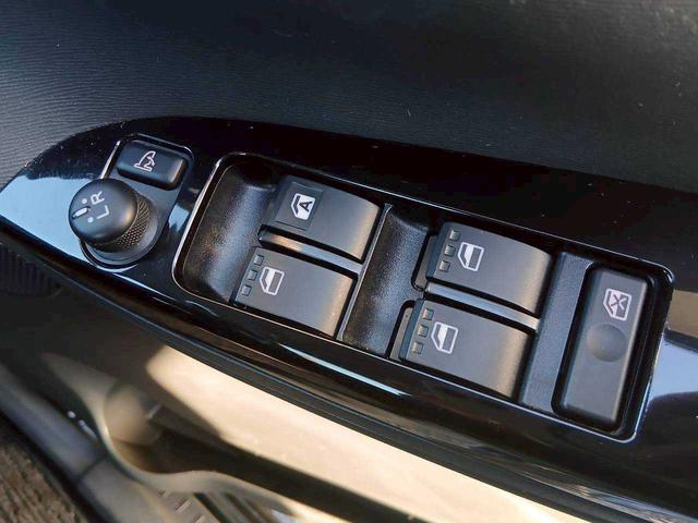 タント カスタムＲＳ　ＳＡ　純正ナビ／バックモニター／両側電動スライド／ＥＴＣ／ターボ（16枚目）