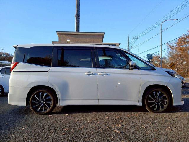 ノア ハイブリッドＳ－Ｚ　純正１０インチディスプレイオーディオ／ナビ／フルセグＴＶ／セーフティセンス／パーキングサポートブレーキ／デジタルインナーミラー／ＥＴＣ２．０／ワンオーナー／禁煙車（2枚目）