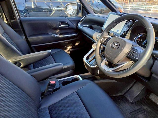 ノア ハイブリッドＳ－Ｚ　純正１０インチディスプレイオーディオ／ナビ／フルセグＴＶ／セーフティセンス／パーキングサポートブレーキ／デジタルインナーミラー／ＥＴＣ２．０／ワンオーナー／禁煙車（6枚目）