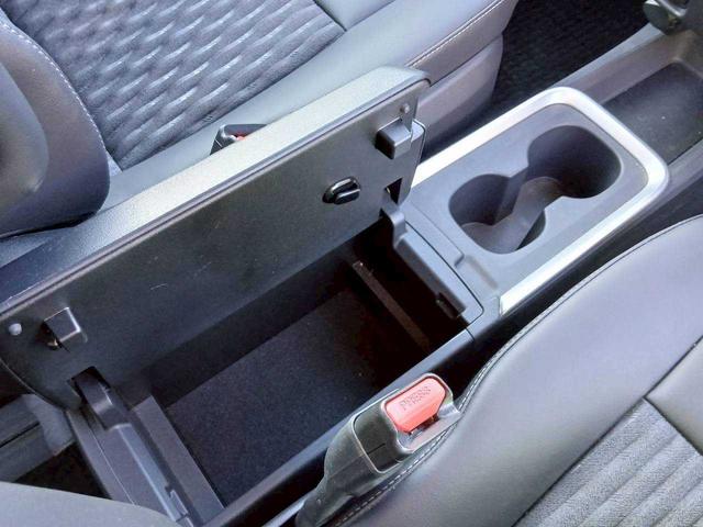 ノア ハイブリッドＳ－Ｚ　純正１０インチディスプレイオーディオ／ナビ／フルセグＴＶ／セーフティセンス／パーキングサポートブレーキ／デジタルインナーミラー／ＥＴＣ２．０／ワンオーナー／禁煙車（26枚目）