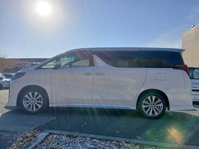 アルファード ２．５Ｓ　タイプゴールド　エアロ　ガナドールマフラー　純正ＤＡ　ＴＶ　純正ＣＤ／ＤＶＤデッキ　純正後席モニター　パワーバックドア　両電（3枚目）