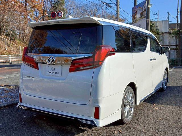 アルファード ２．５Ｓ　タイプゴールド　エアロ　ガナドールマフラー　純正ＤＡ　ＴＶ　純正ＣＤ／ＤＶＤデッキ　純正後席モニター　パワーバックドア　両電（4枚目）