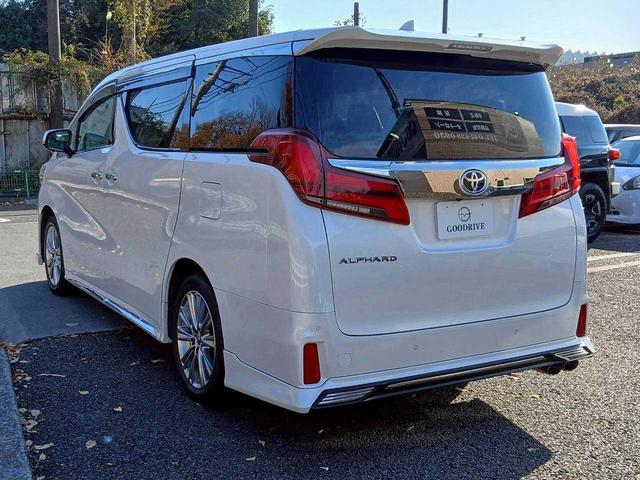 アルファード ２．５Ｓ　タイプゴールド　エアロ　ガナドールマフラー　純正ＤＡ　ＴＶ　純正ＣＤ／ＤＶＤデッキ　純正後席モニター　パワーバックドア　両電（5枚目）