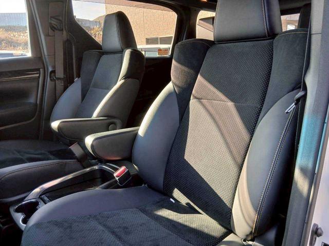 アルファード ２．５Ｓ　タイプゴールド　エアロ　ガナドールマフラー　純正ＤＡ　ＴＶ　純正ＣＤ／ＤＶＤデッキ　純正後席モニター　パワーバックドア　両電（12枚目）