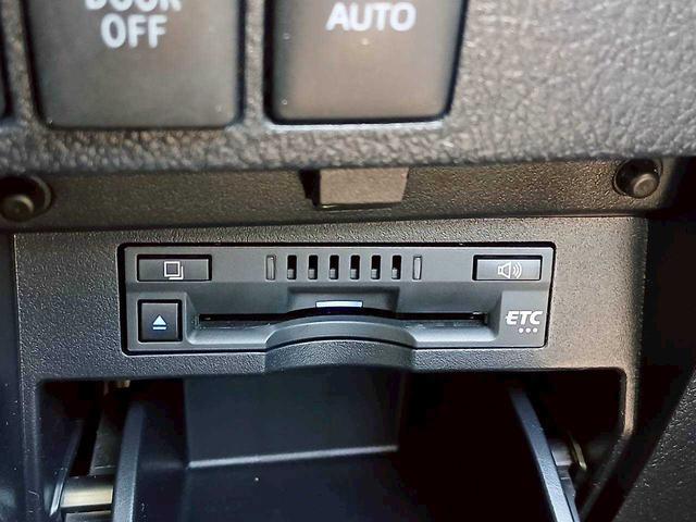 アルファード ２．５Ｓ　タイプゴールド　エアロ　ガナドールマフラー　純正ＤＡ　ＴＶ　純正ＣＤ／ＤＶＤデッキ　純正後席モニター　パワーバックドア　両電（21枚目）