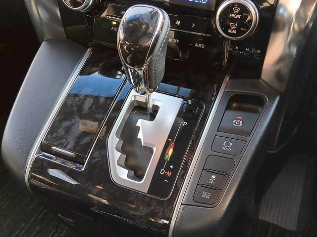 アルファード ２．５Ｓ　タイプゴールド　エアロ　ガナドールマフラー　純正ＤＡ　ＴＶ　純正ＣＤ／ＤＶＤデッキ　純正後席モニター　パワーバックドア　両電（28枚目）